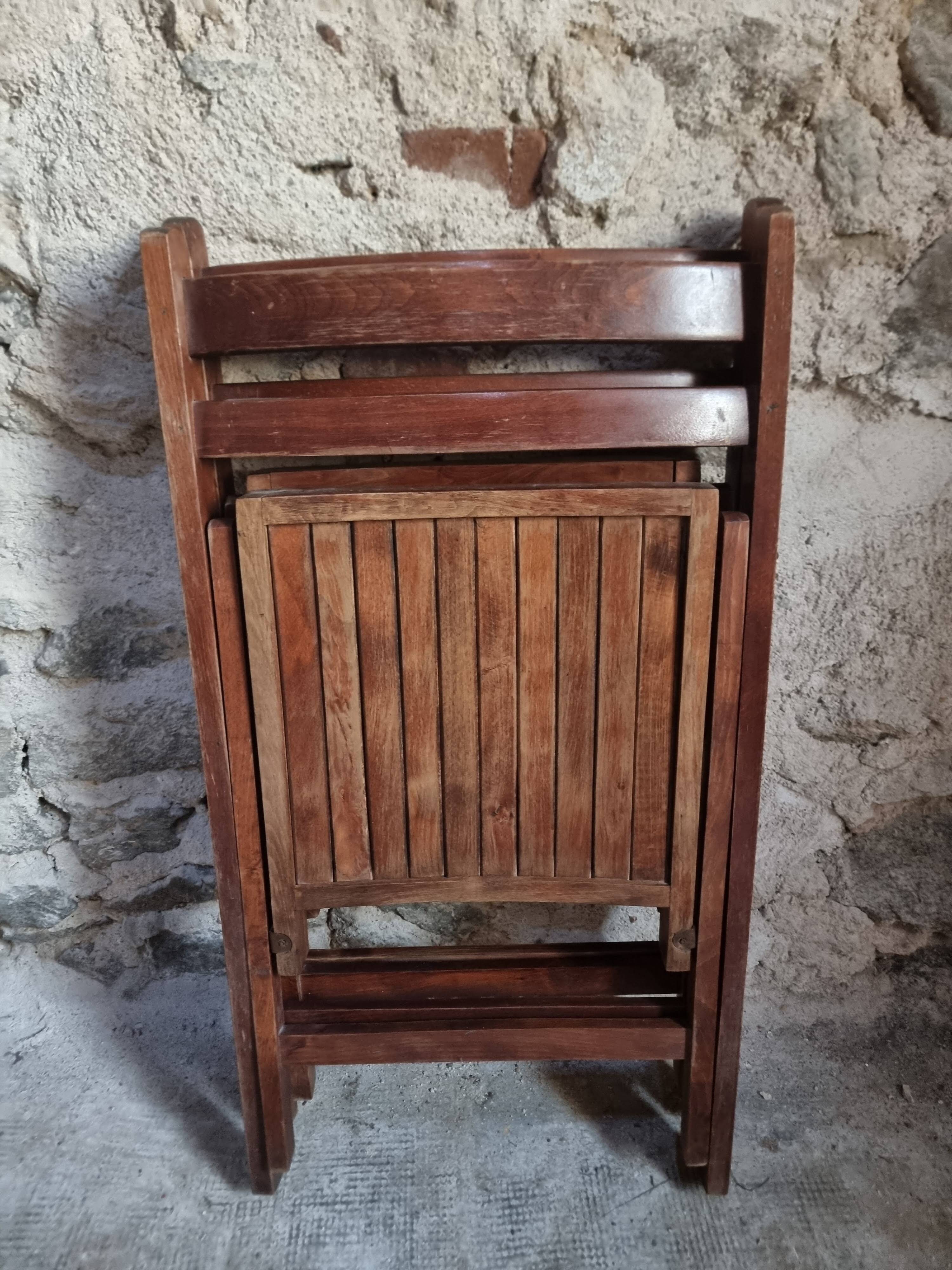 Pair of vintage French folding chairs – 1970s – beech wood chairs – rustic seats