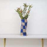 Vase à carreaux bleu