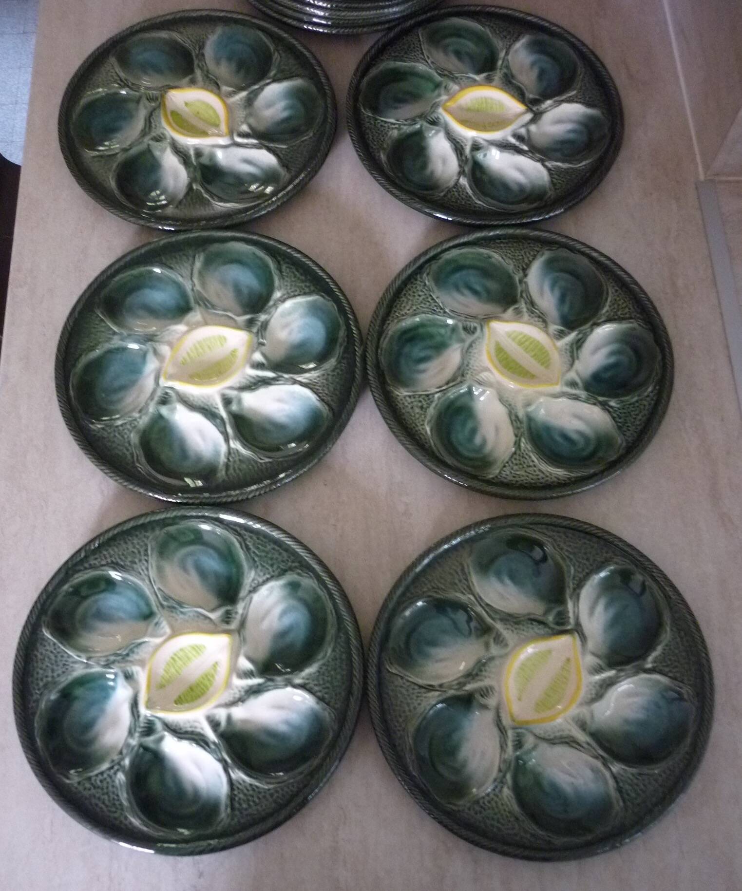 6 Saint Clément oyster plates 4589