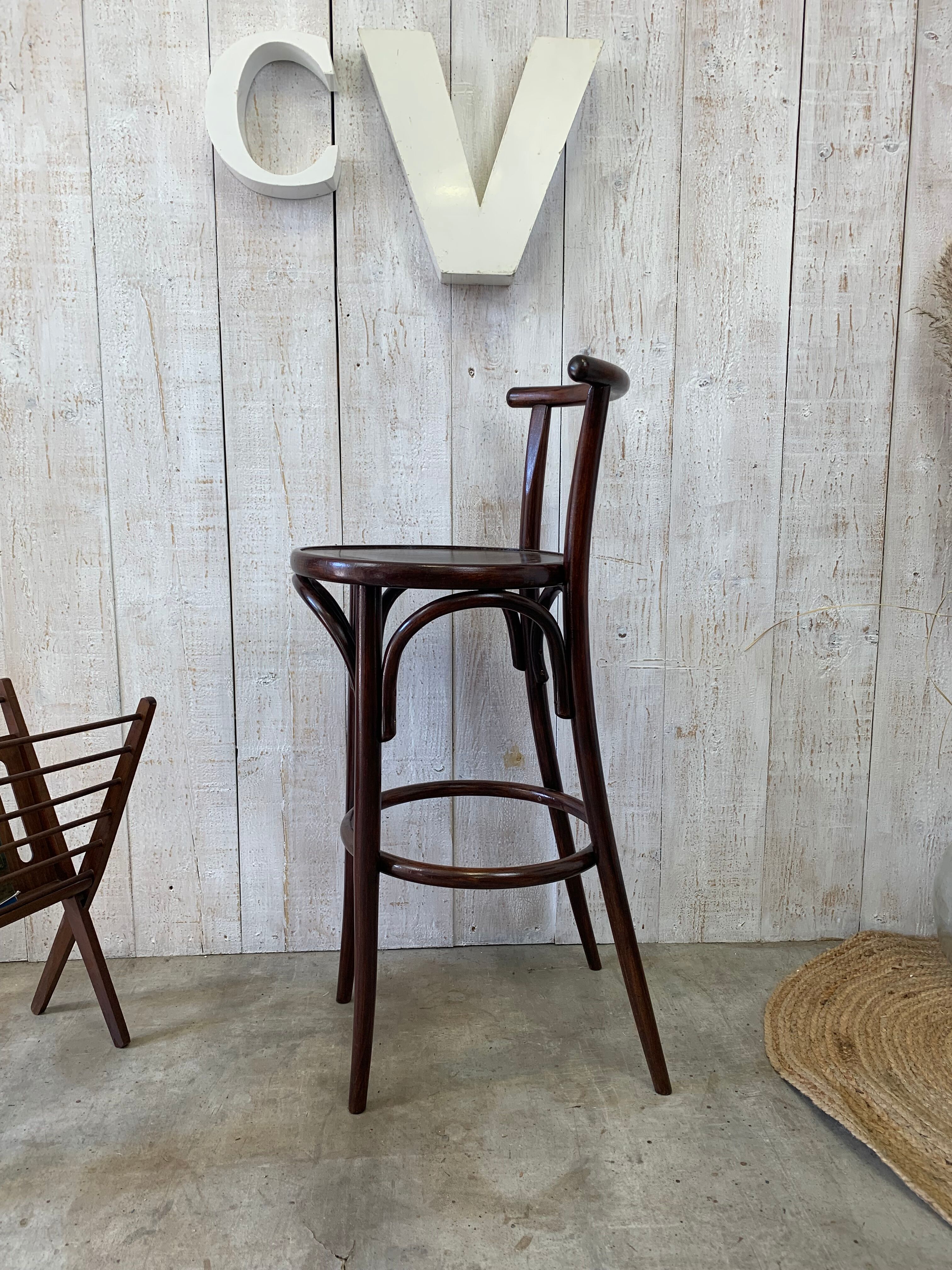 Tabouret bar en bois courbé