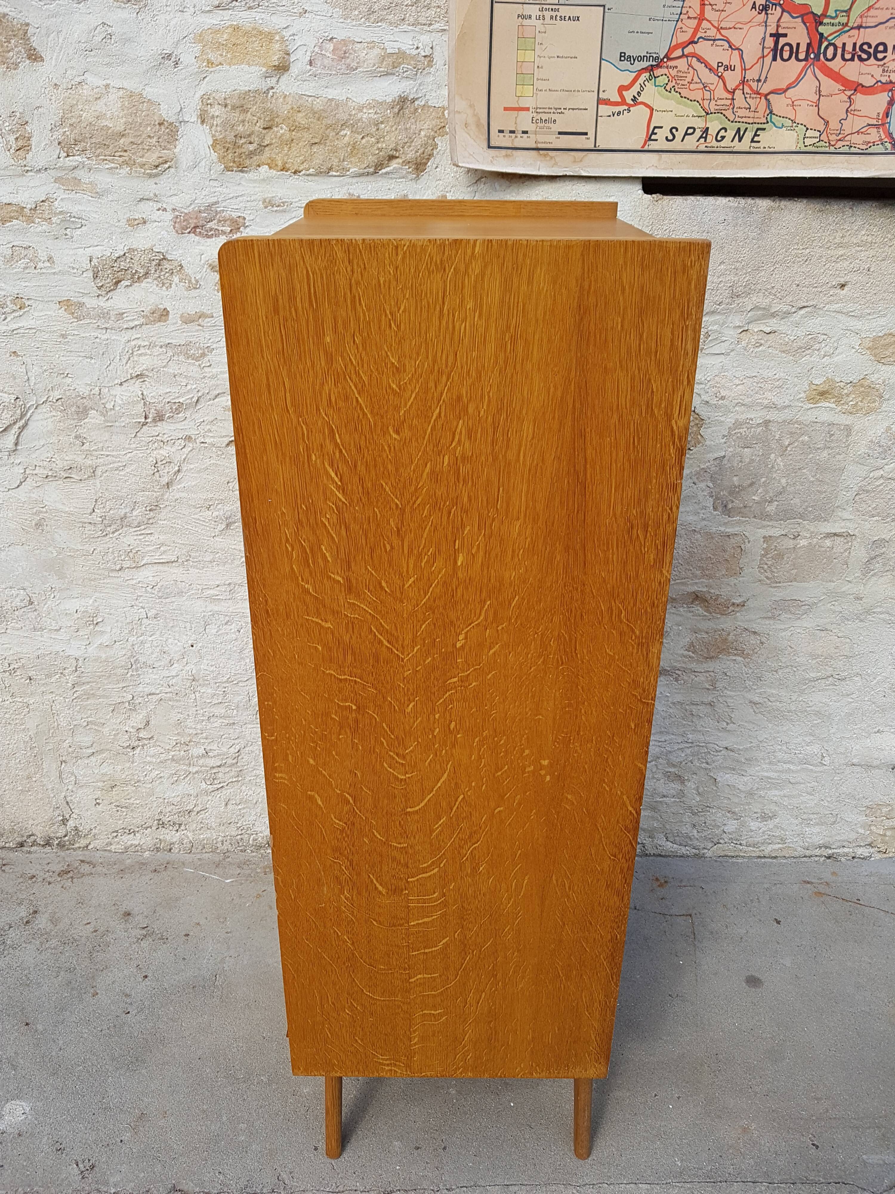 Old chest of drawer feet compass vintage 6 drawers