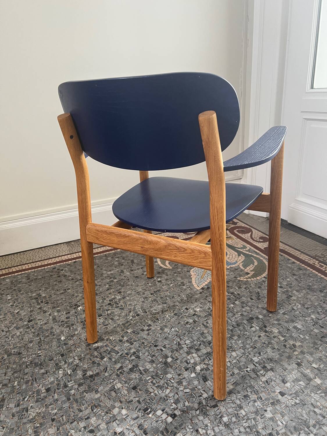 Scandinavian wood and blue table armchair
