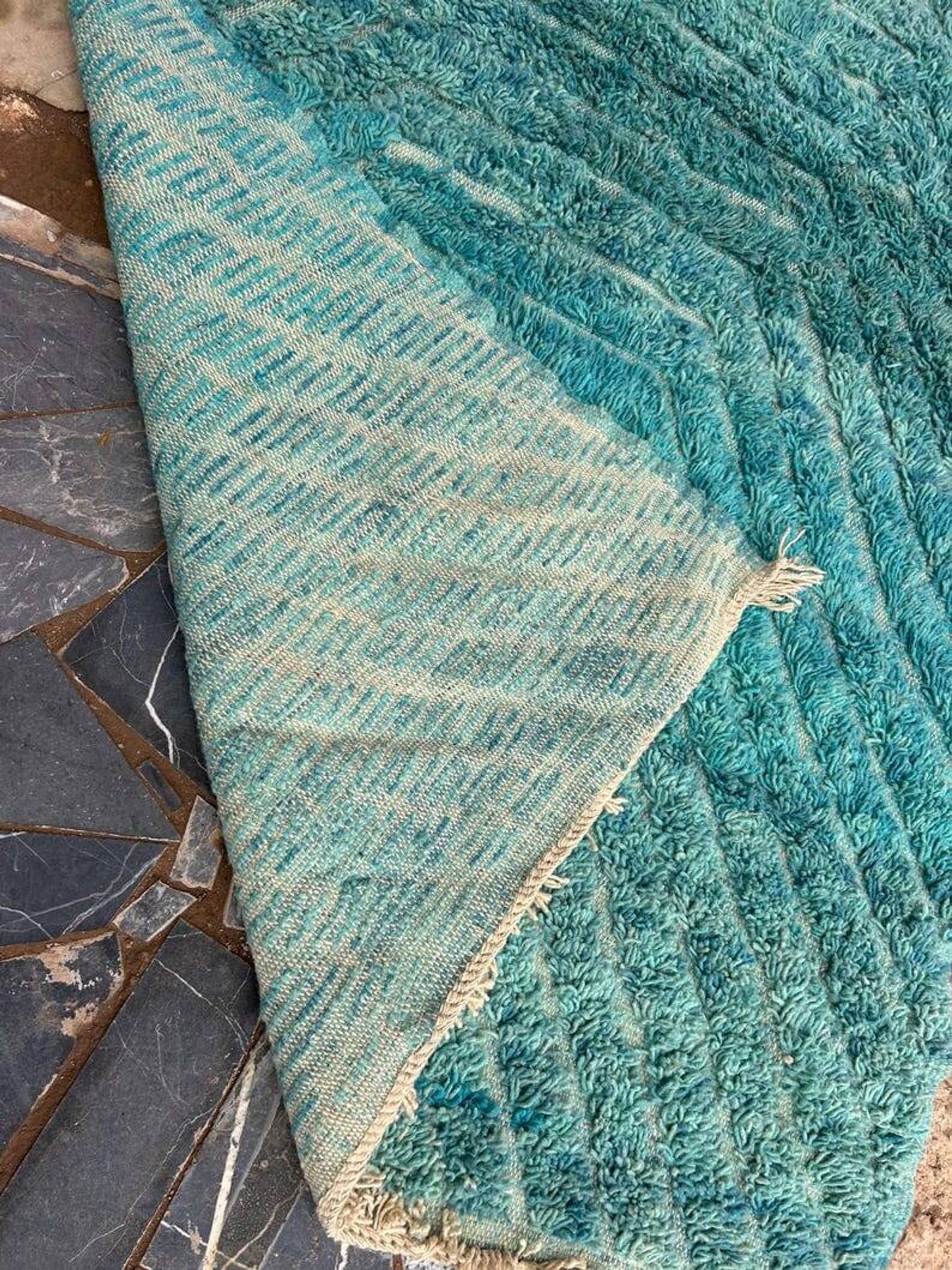 Handmade traditional pure wool rug size 2/3 m