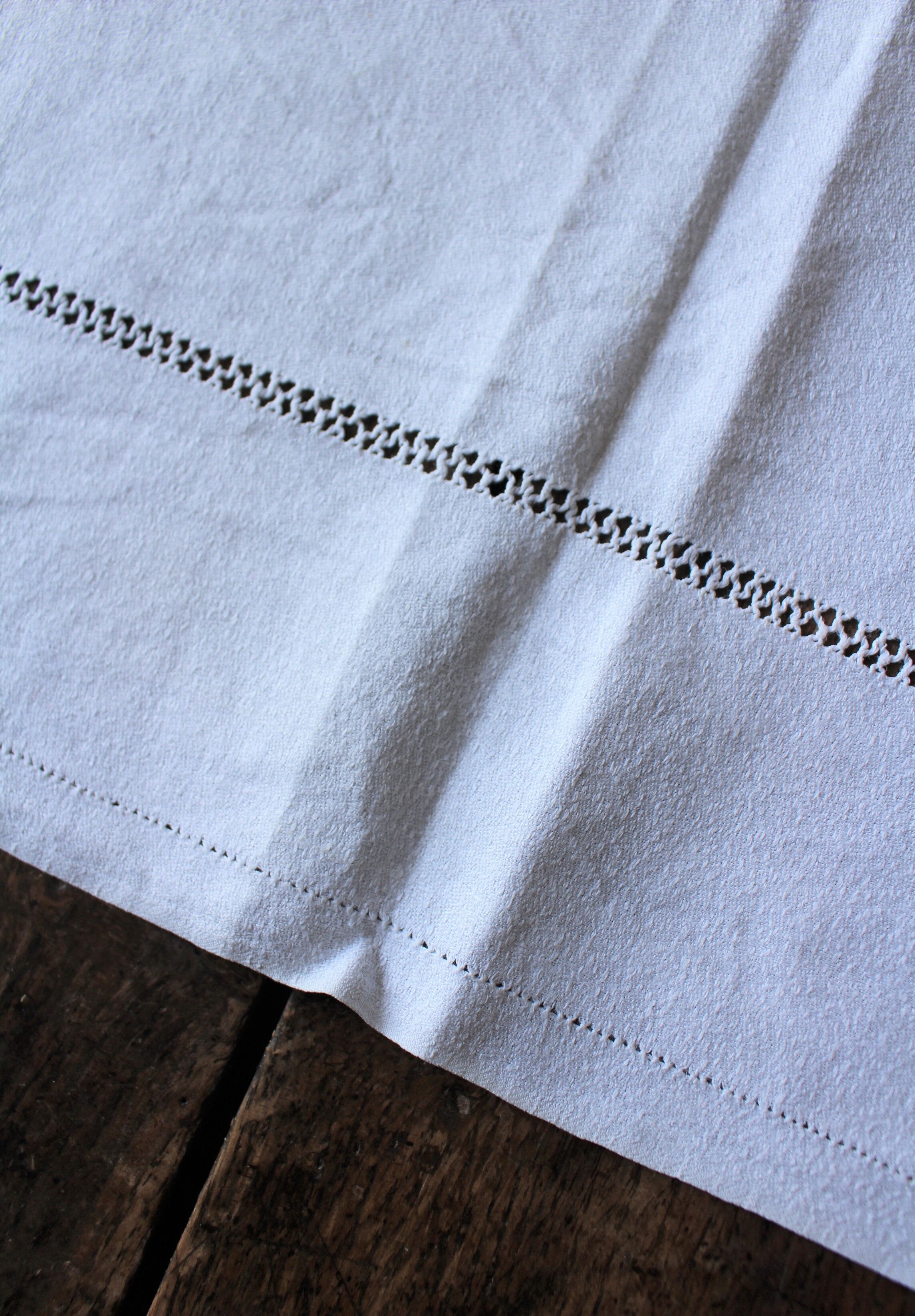 A batch of 2 White Checkered Napkins Monograms M M