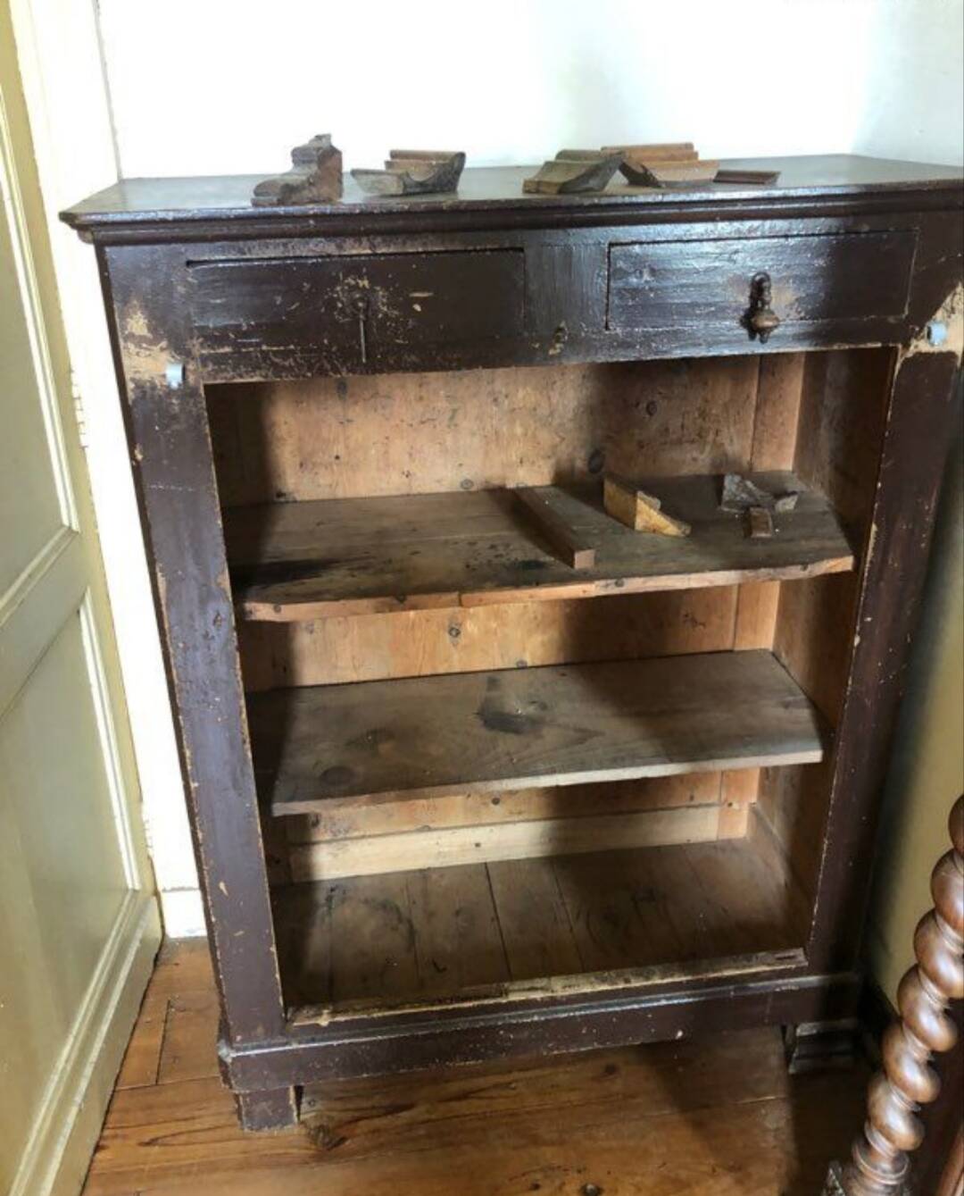 Very terracotta to curtain