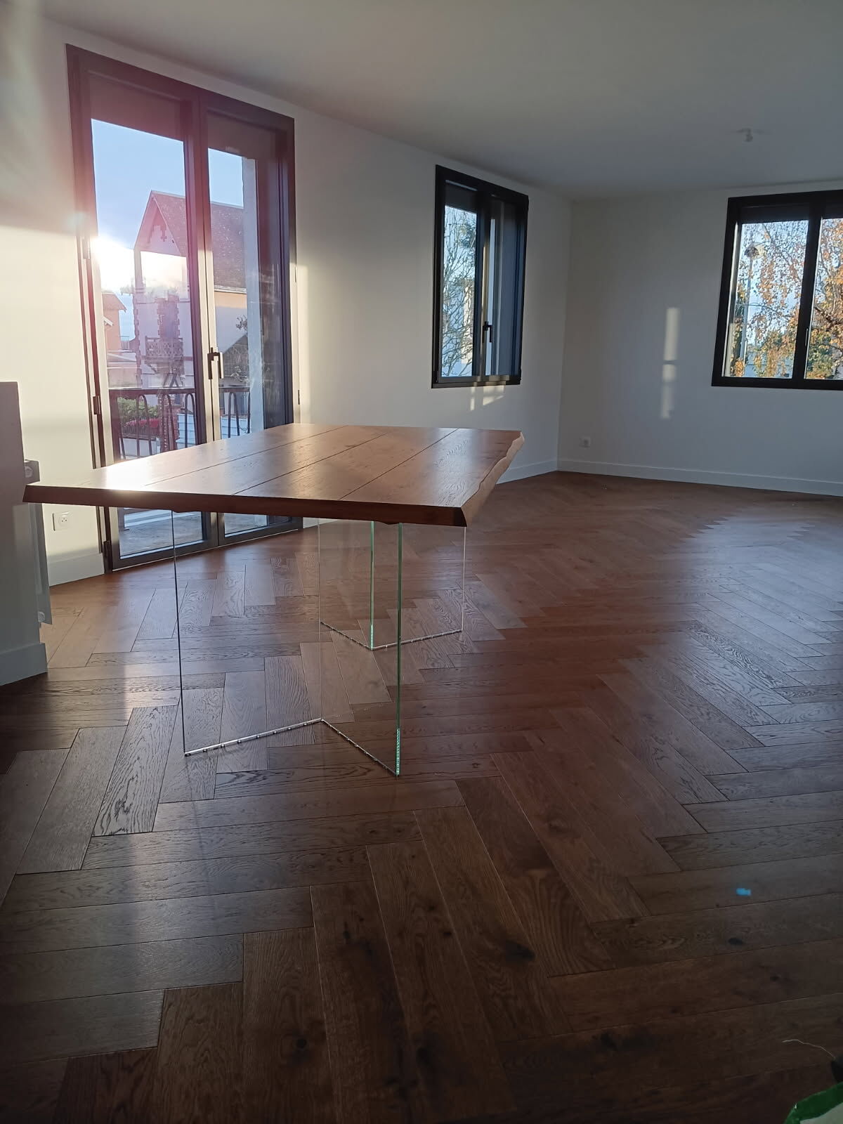 Table en chêne et verre