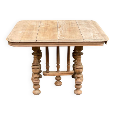 Table à manger Henri II en chêne massif décapée du XIXème