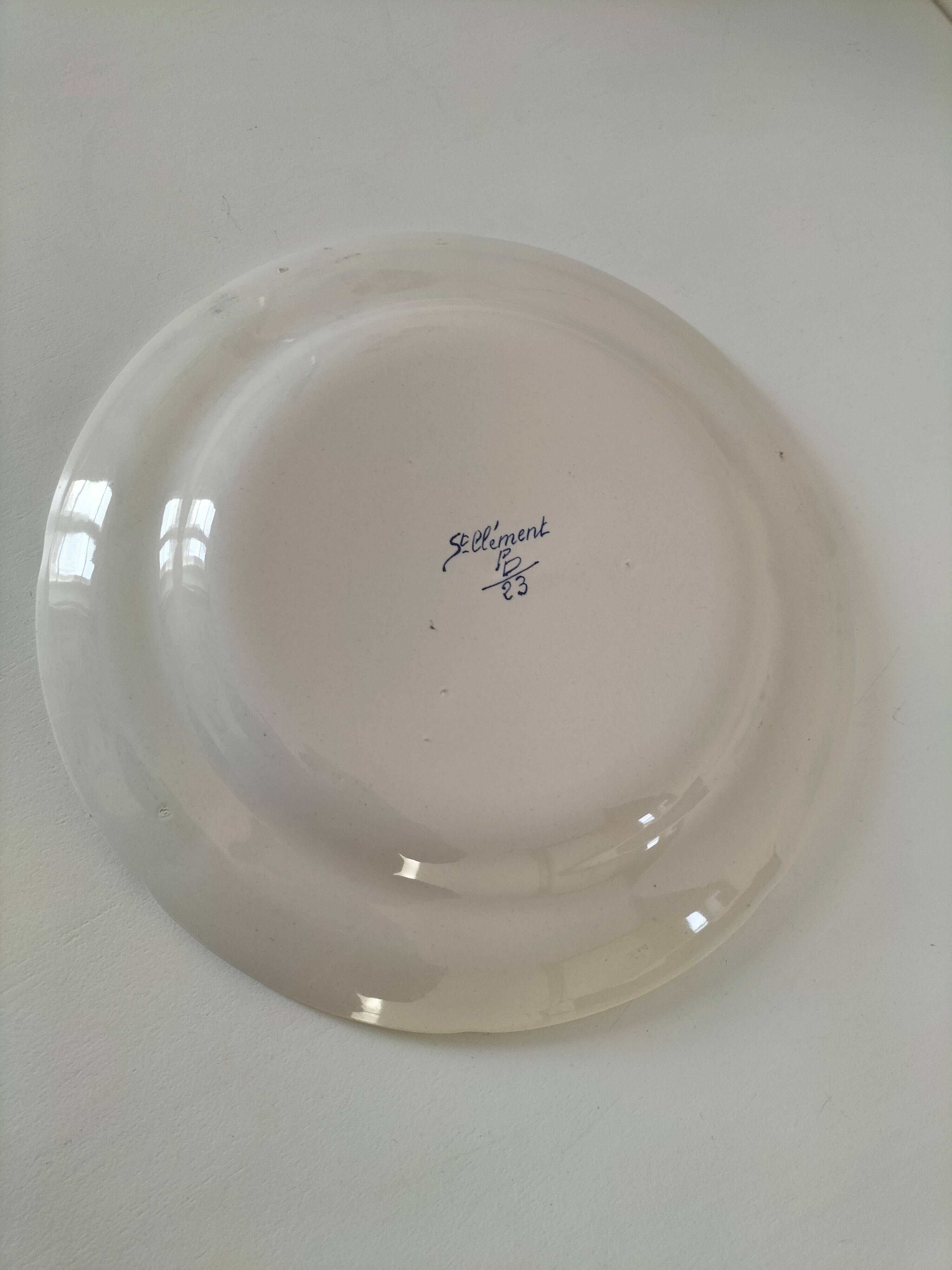 Saint-Clément plate with polychrome floral decoration