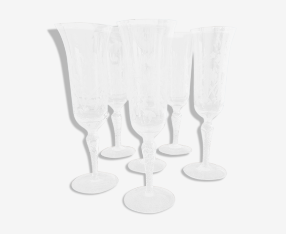 6 flûtes à champagne en verre gravé