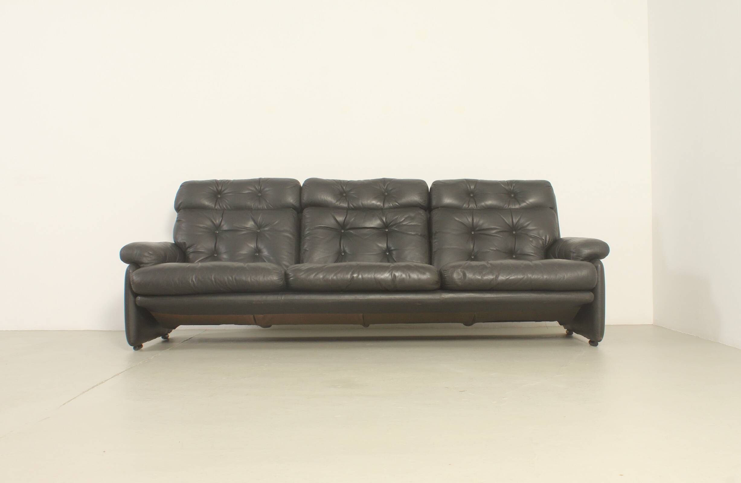 Three-seater Coronado sofa by Tobia Scarpa for B&B, Italy, 1966.