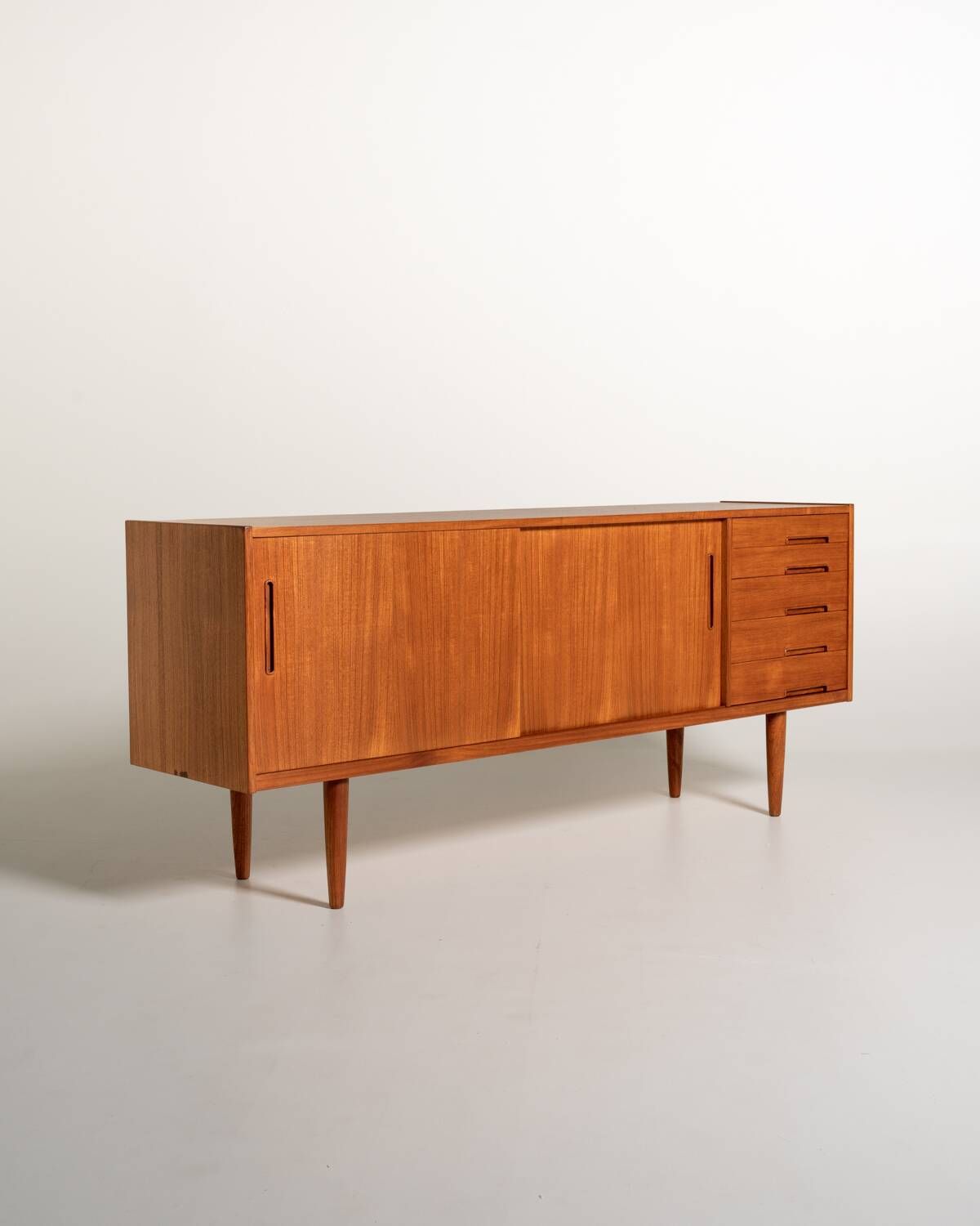 Buffet “Trento” par Nils Jonsson pour Troeds, Suède, années 1960.