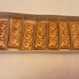 12 enameled earthenware knife holder