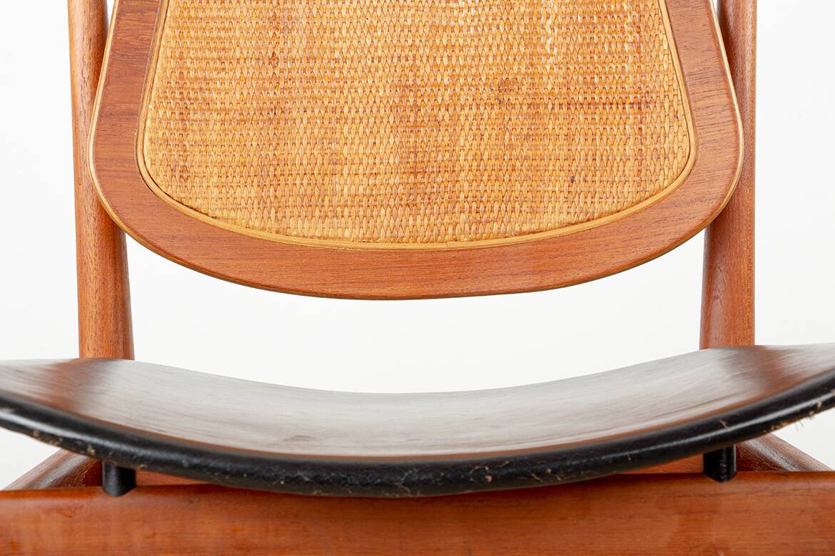 6 Danish chairs in teak, caning and leather, model FD 187 by Arne Vodder.