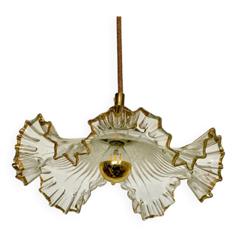 Suspension en verre et dorures à bords plissés