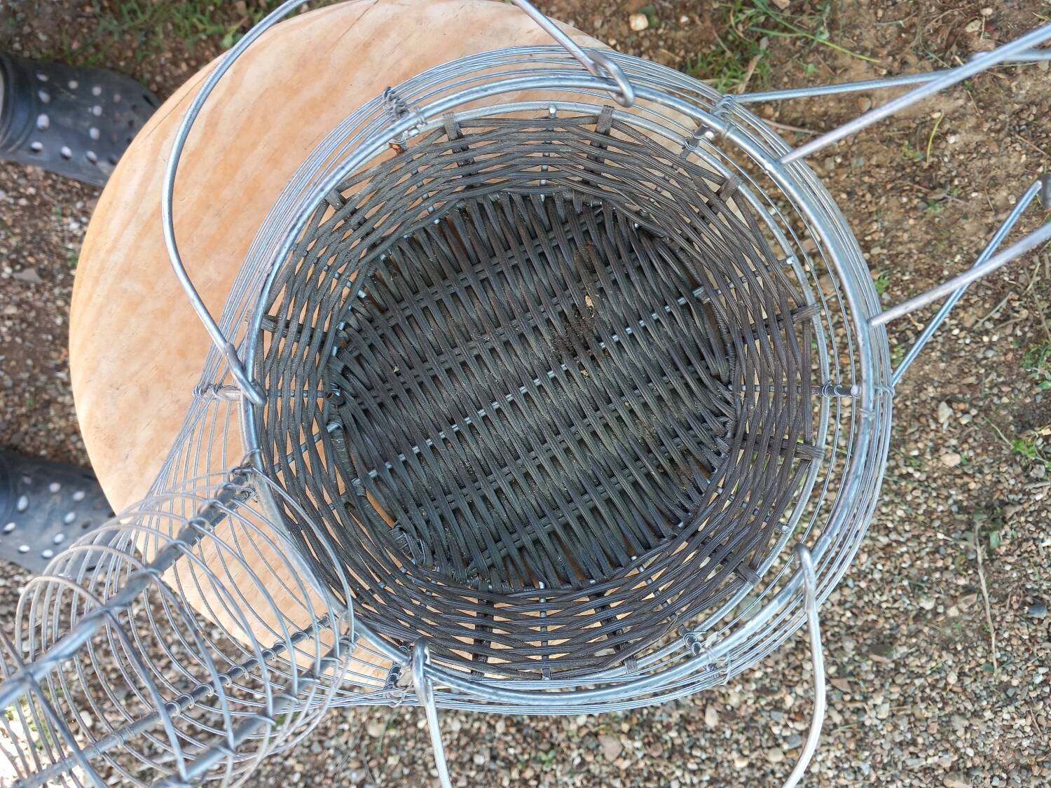 Chicken shaped egg basket