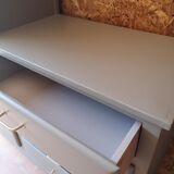 Asymmetrical cabinet compass feet