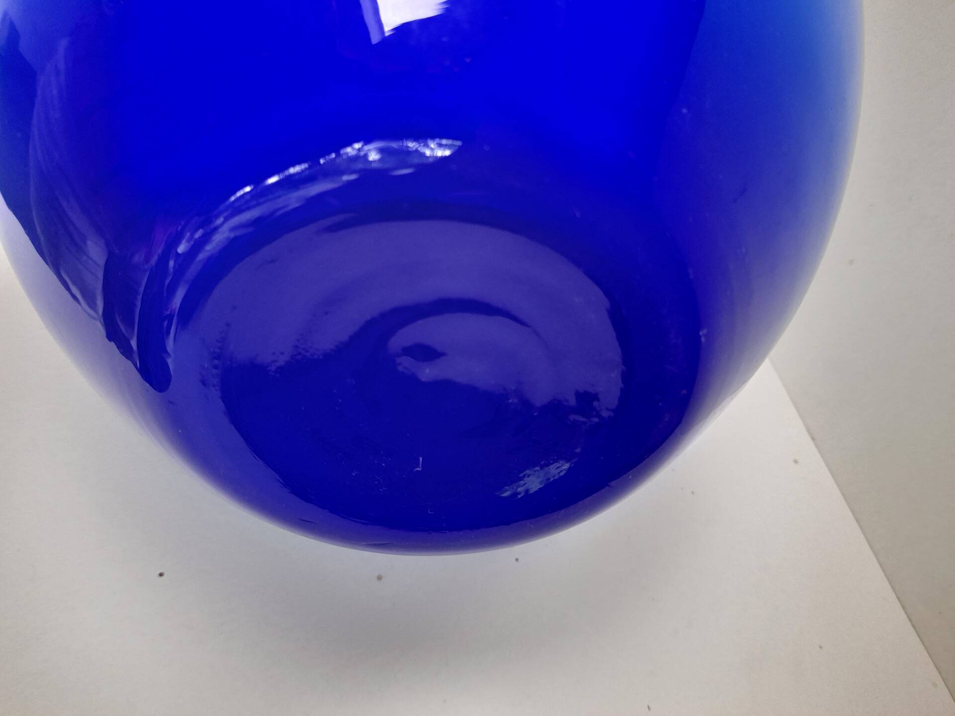 Large Italian vase in blue opaline.