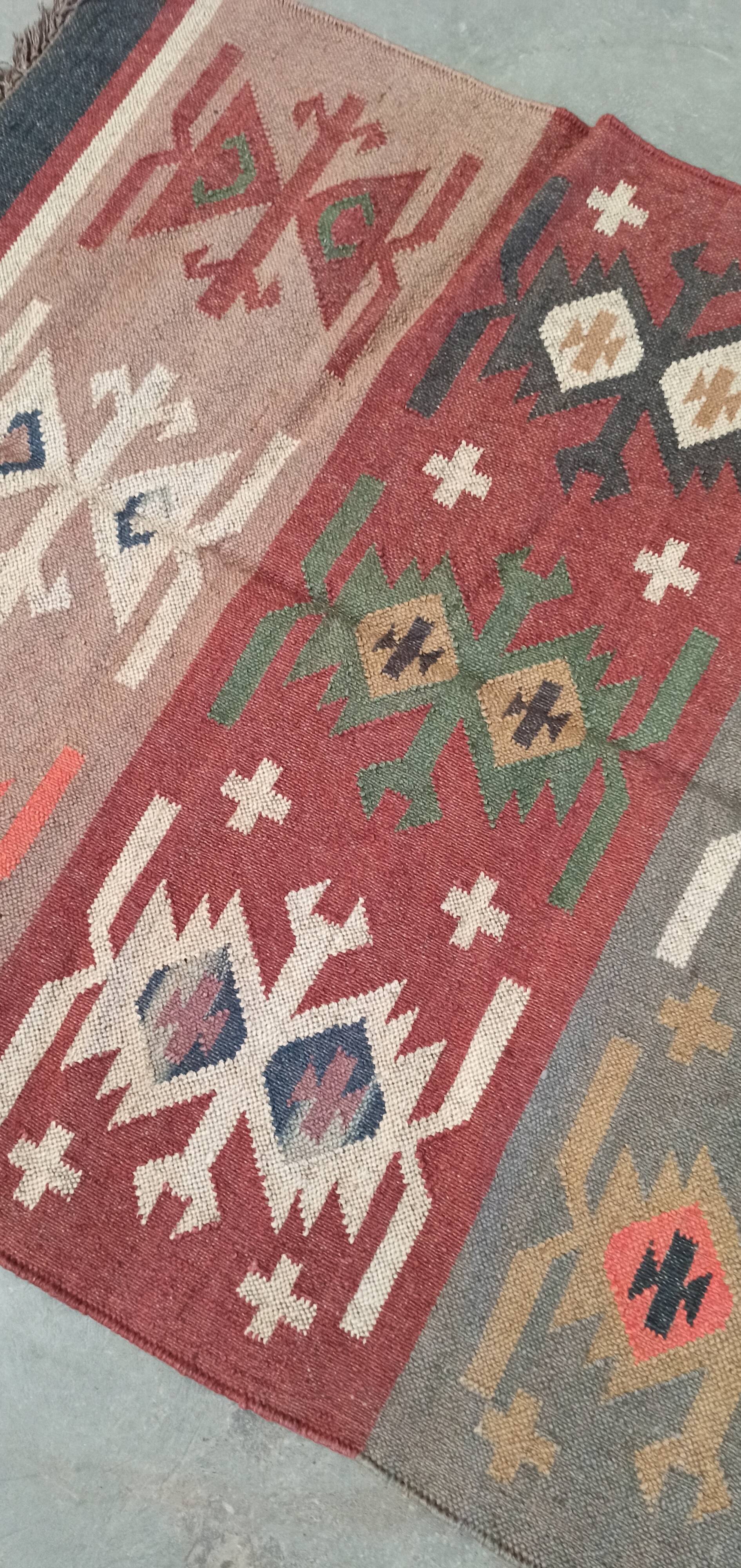 Kilim rug in jute and cotton. 125cm x 195cm