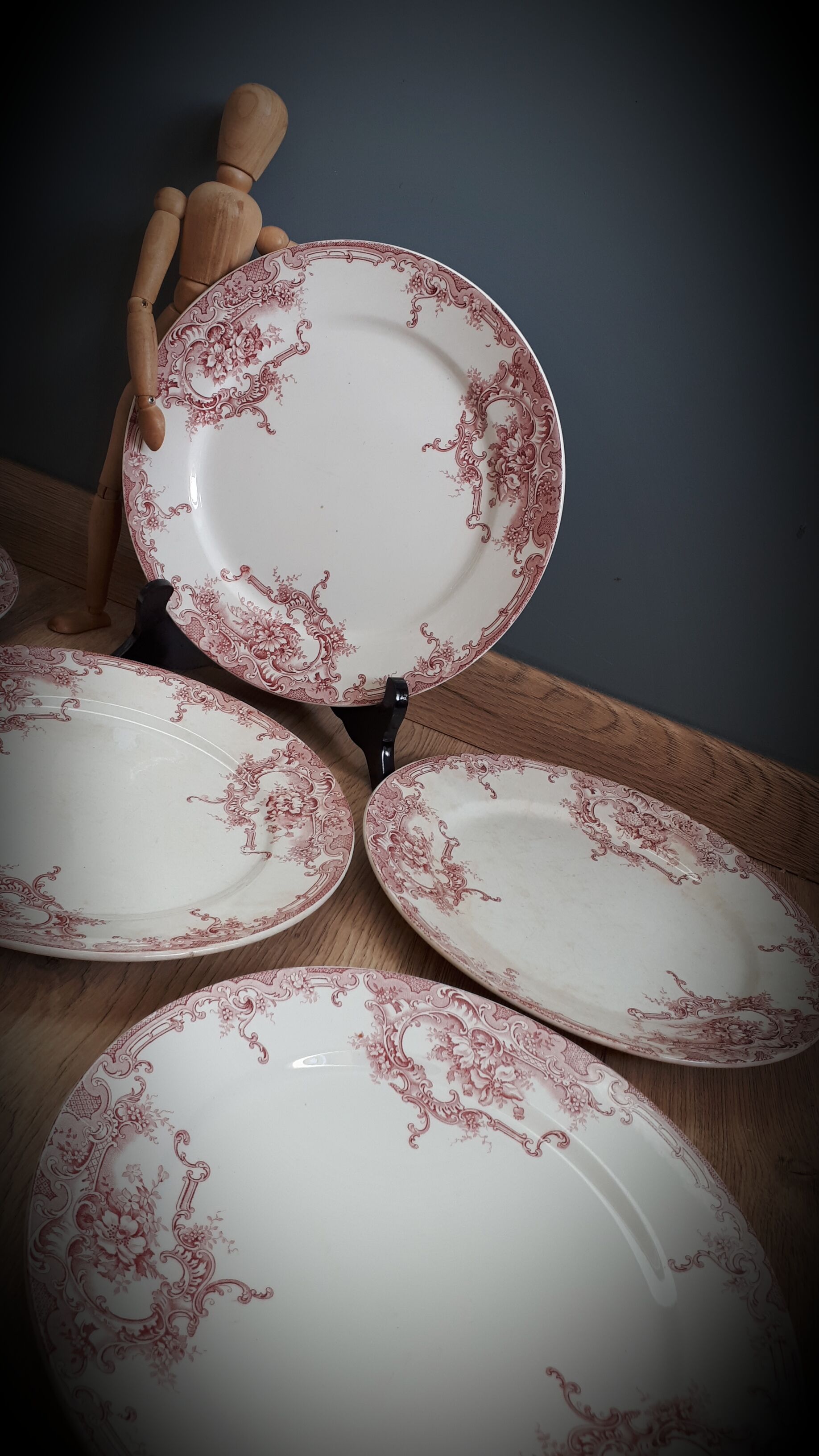Set of 6 flat plates Red Dolphin 1920