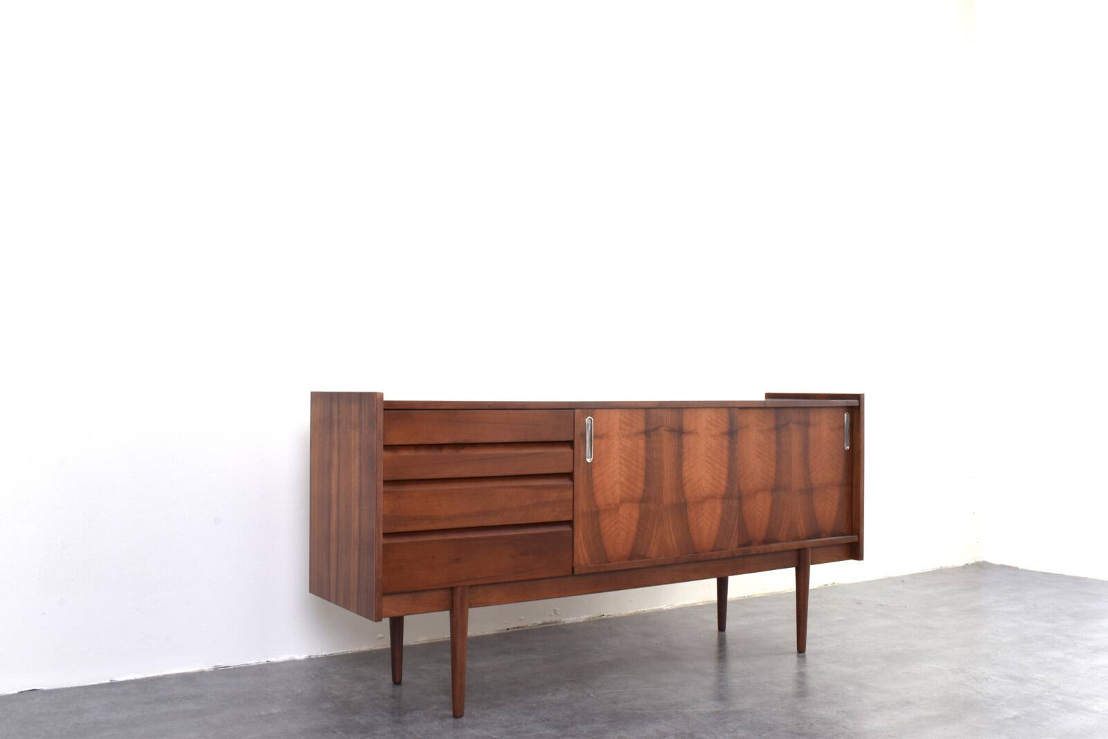 Mid-Century Polish Walnut Sideboard from Bytomskie Fabryki Mebli, 1960s.