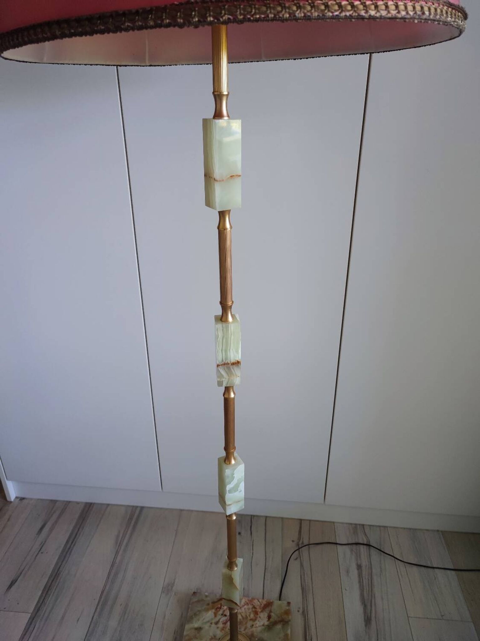 Lampadaire italien onyx et laiton
