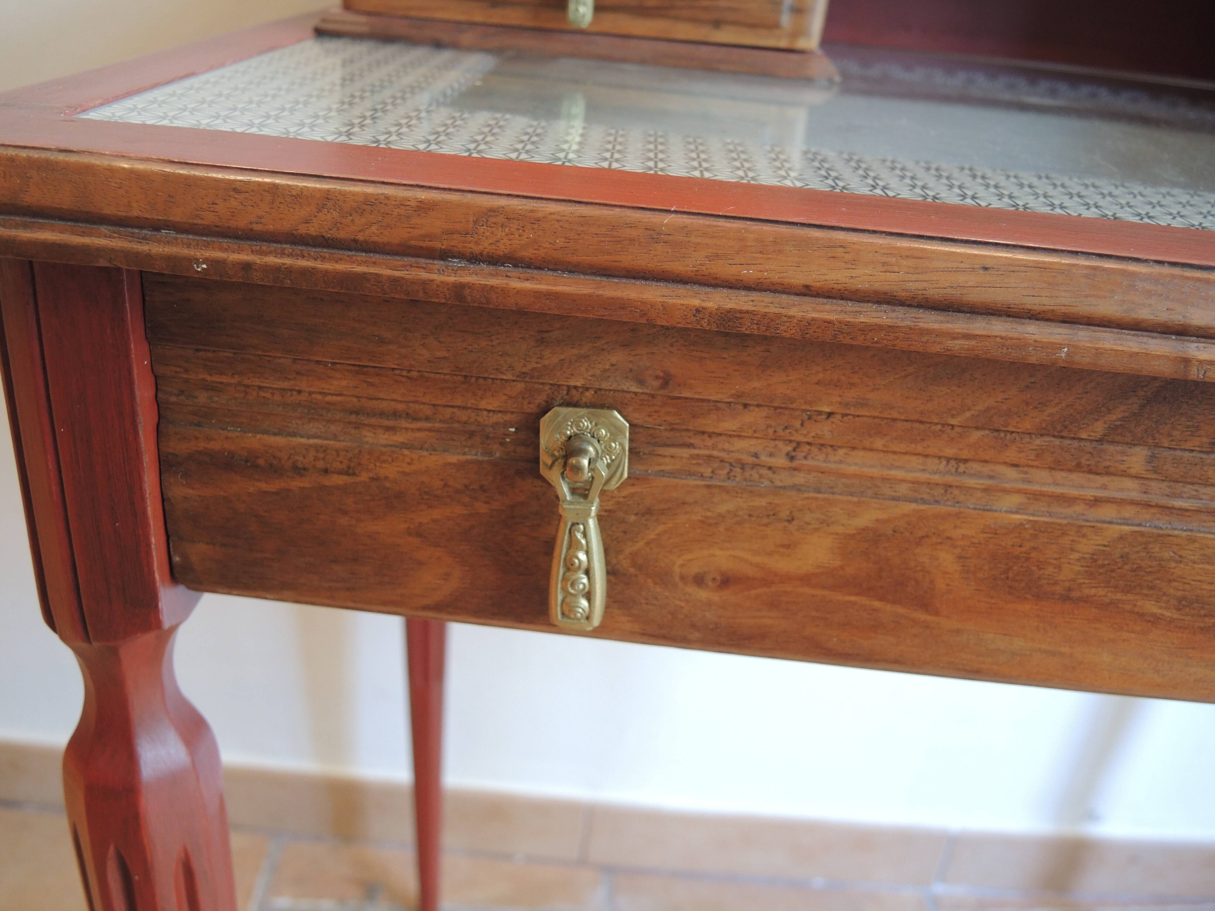 Toilet table and matching chair