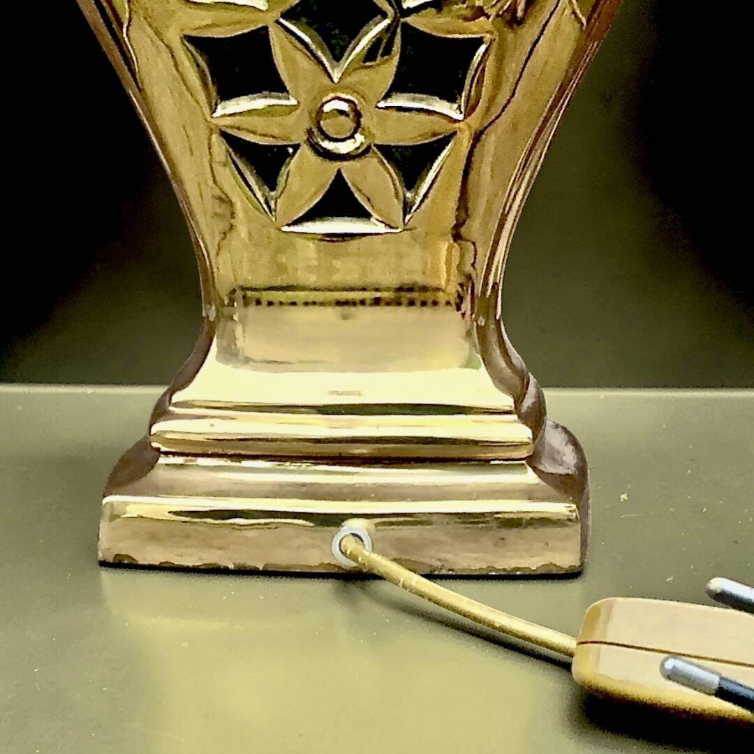 Lampe vintage en laiton massif ajouré