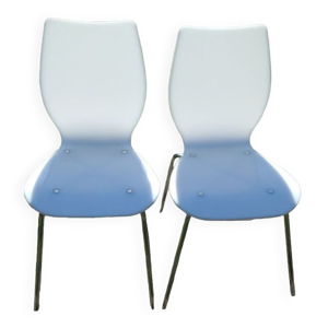 paire de chaises blanches