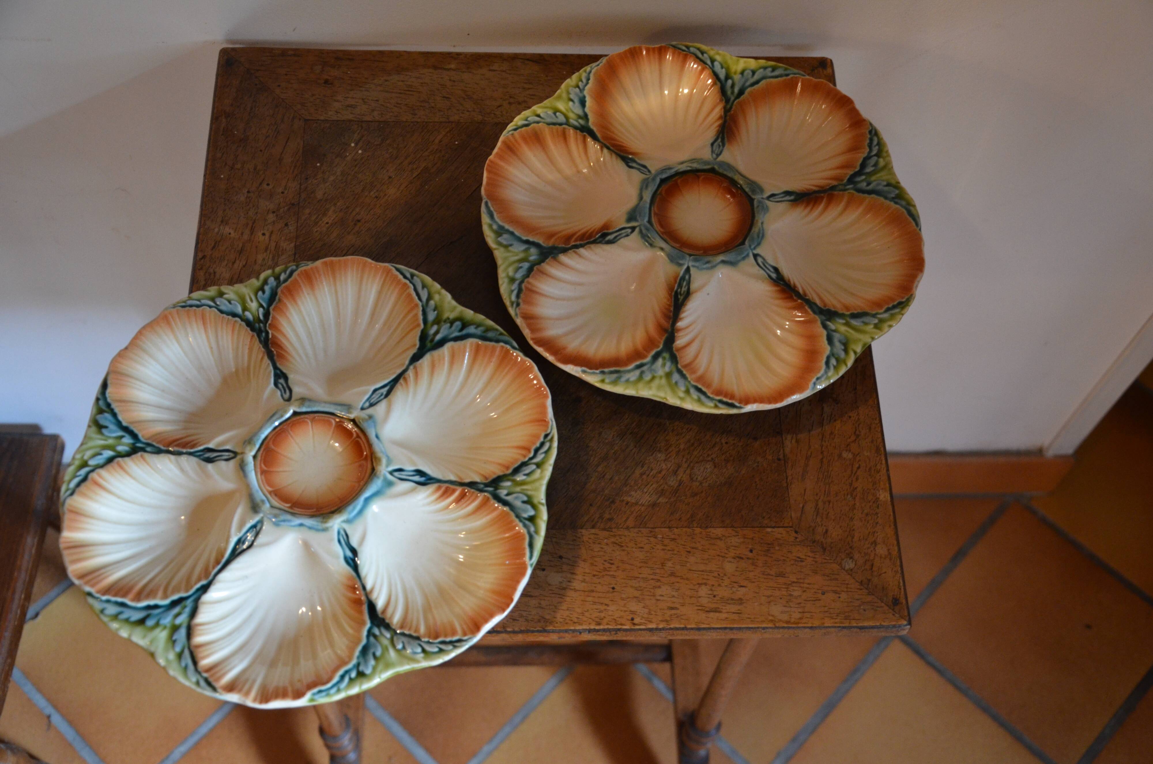 Set of 2 vintage shell dishes from the Sarreguemines earthenware factory