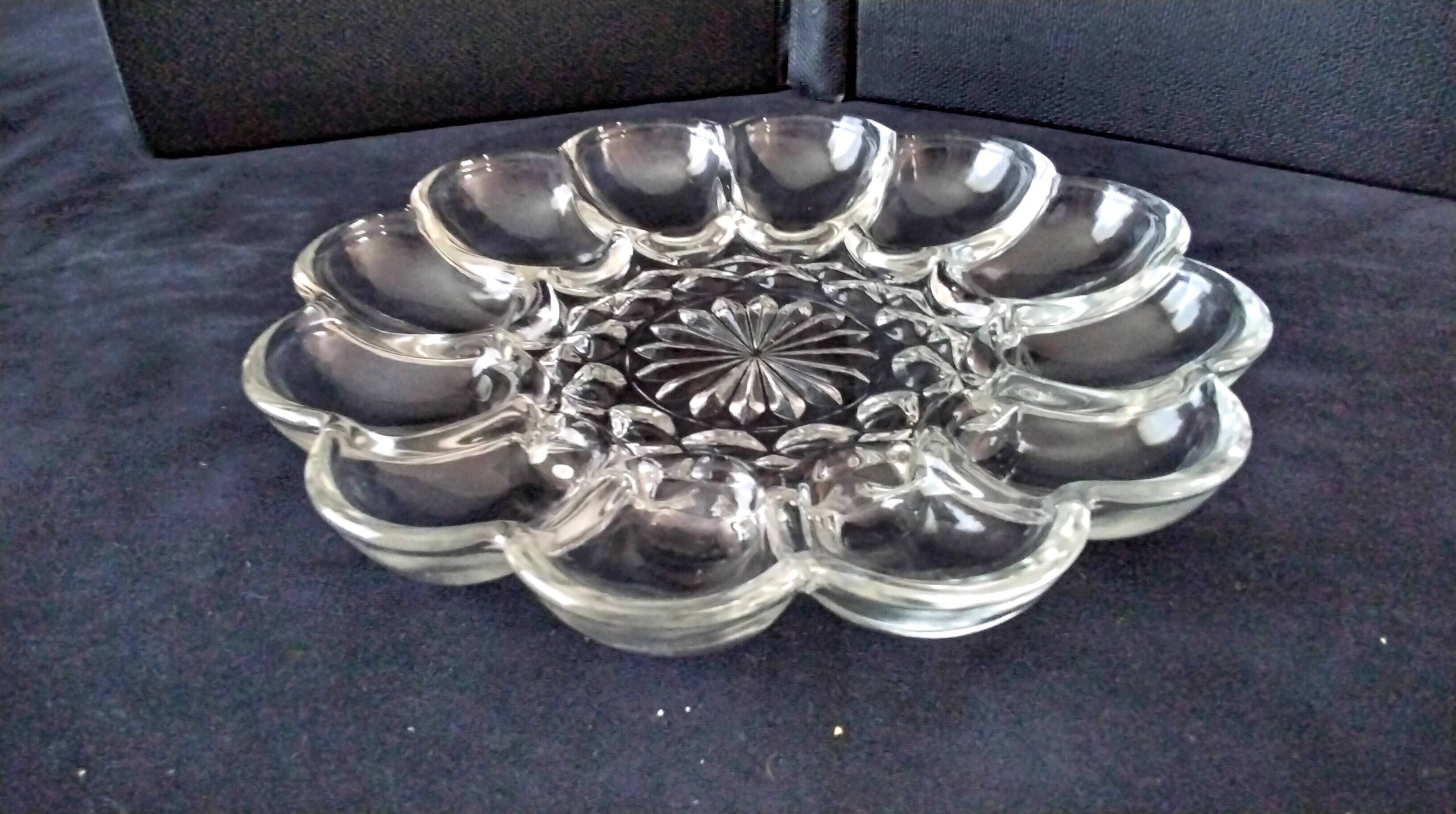 Plat de service à œufs en verre vintage