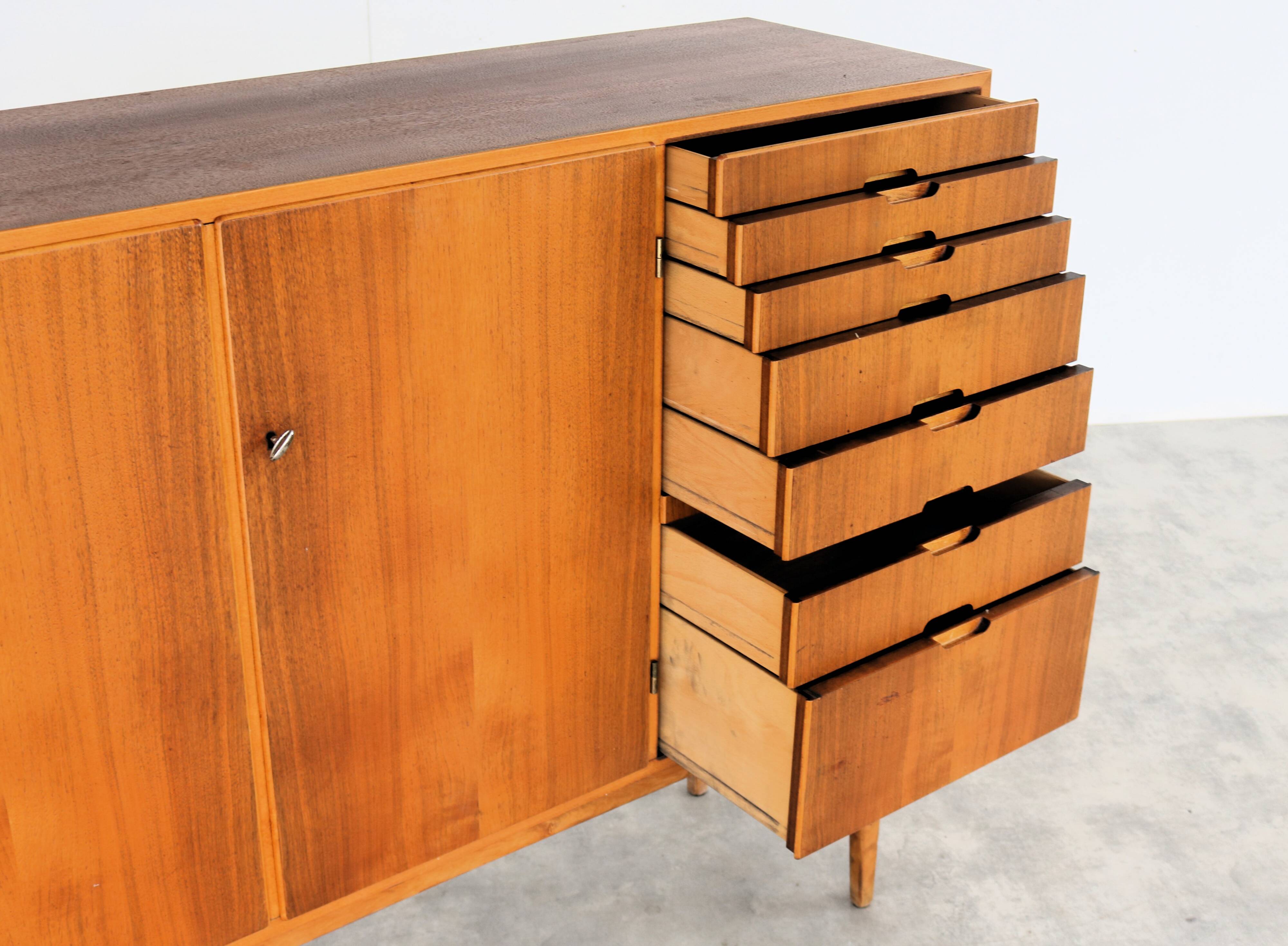 vintage highboard | wall cabinet | Juryvald | 1954