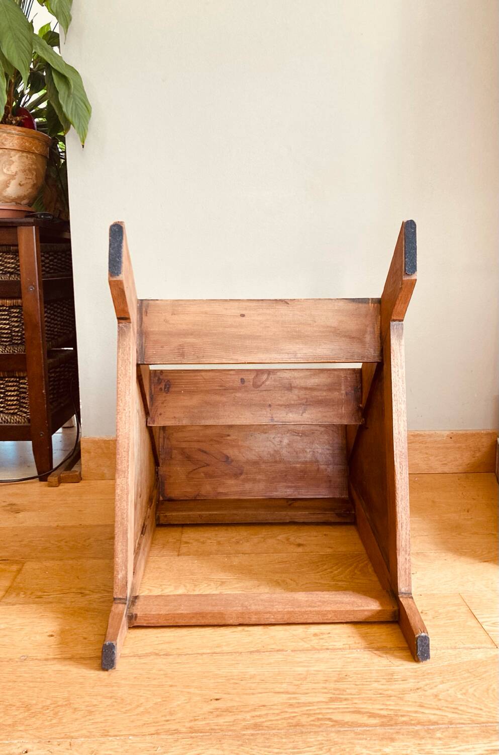 Closed staircase from the mid-20th century, mortise joints