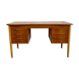 Scandinavian desk