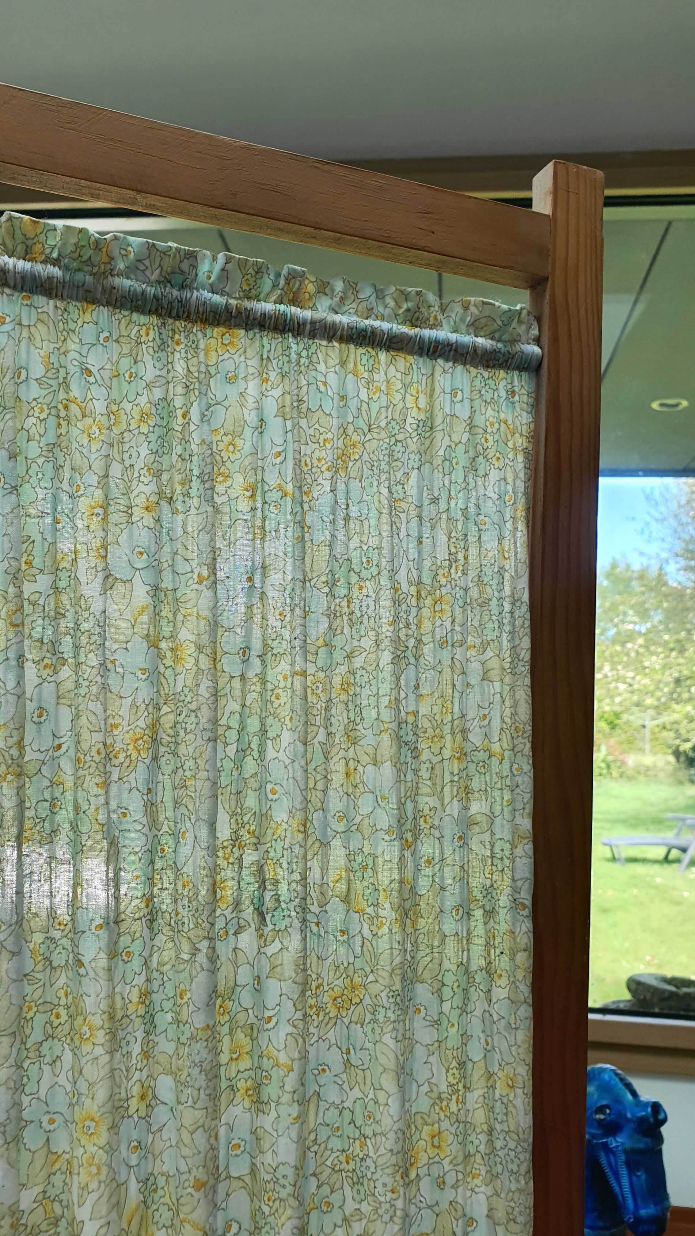 Vintage floral screen