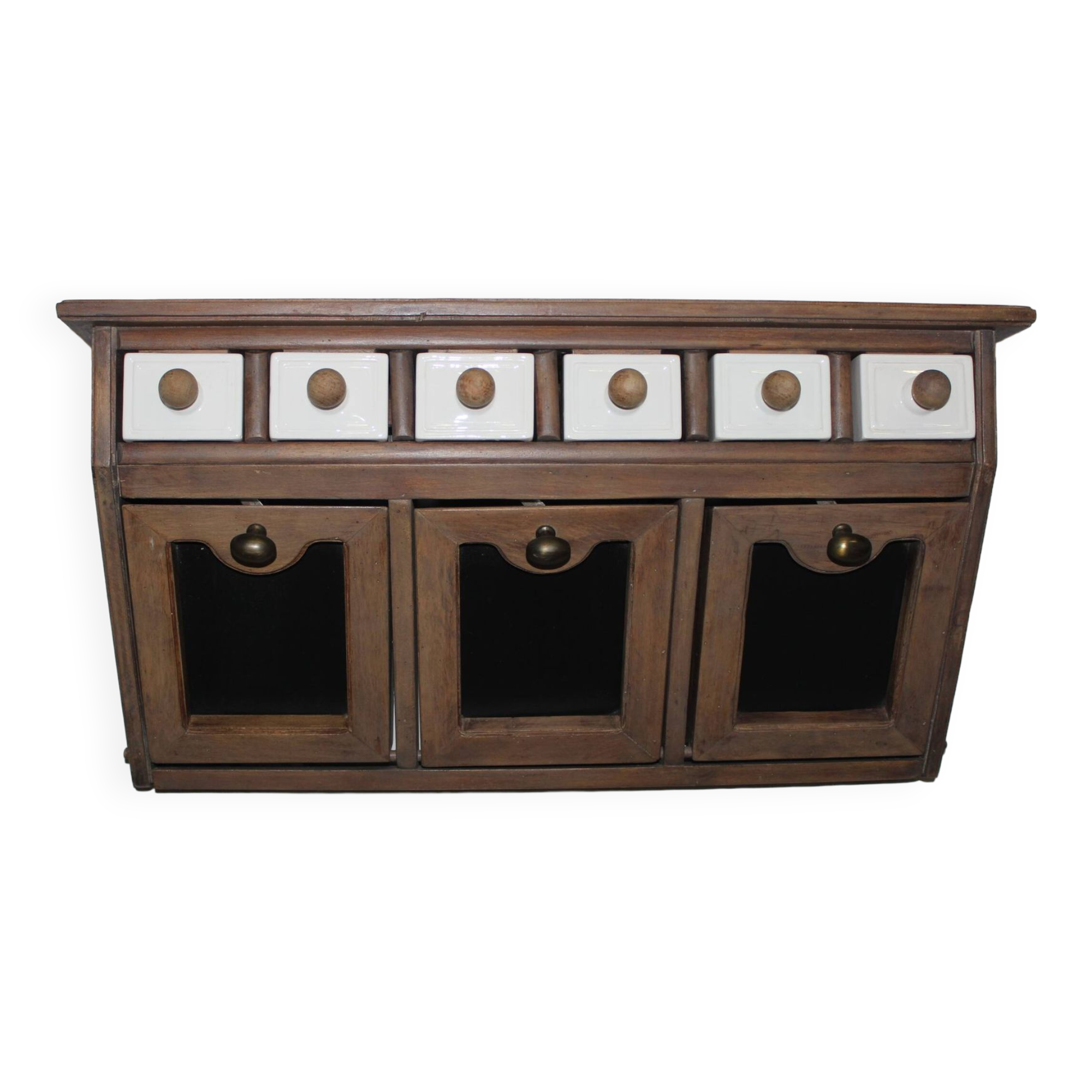 Shelf, spice dispenser