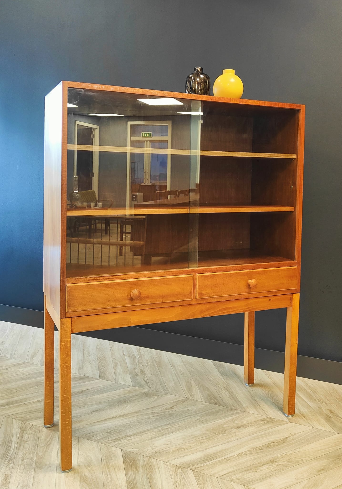 Mid century display cabinet vintage