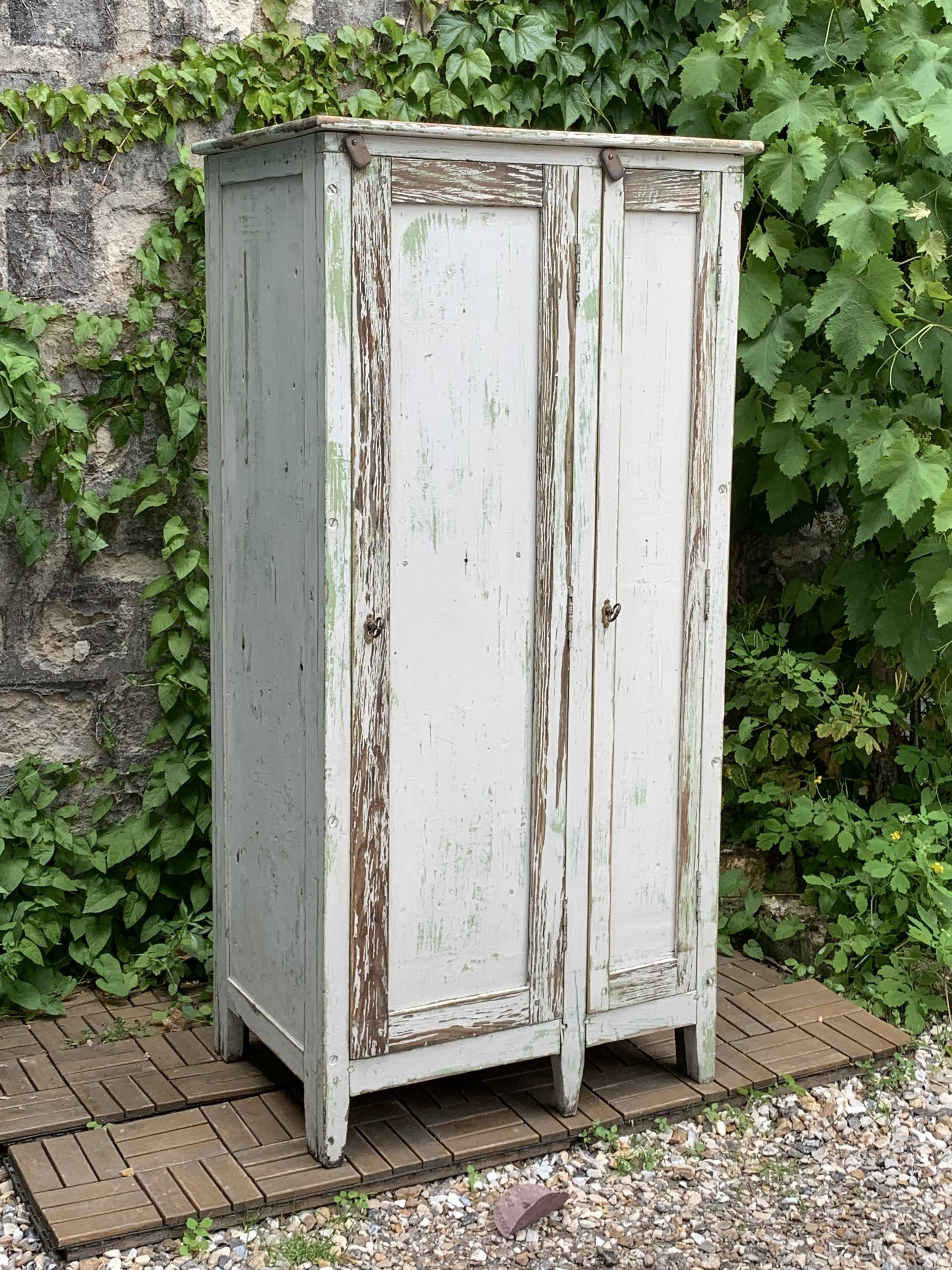 Parisian workshop cabinet 1940