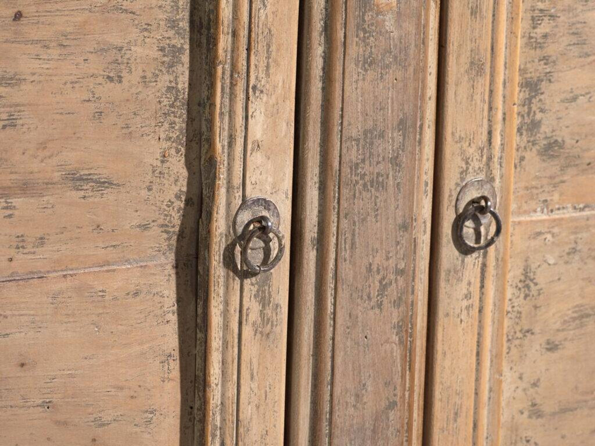 Buffet ancien en bois de pin – Chine, vers 1930