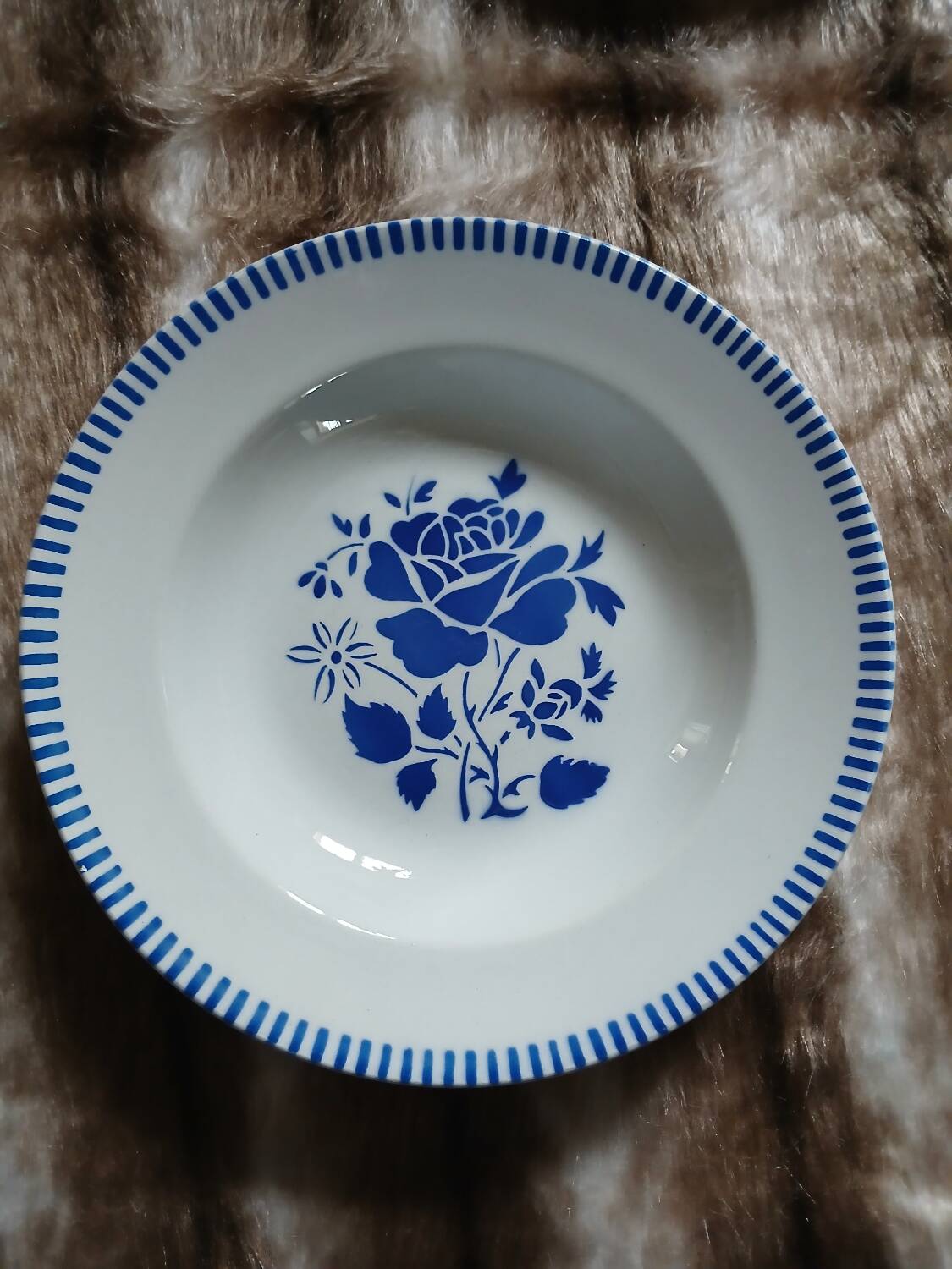 6 mismatched antique deep plates