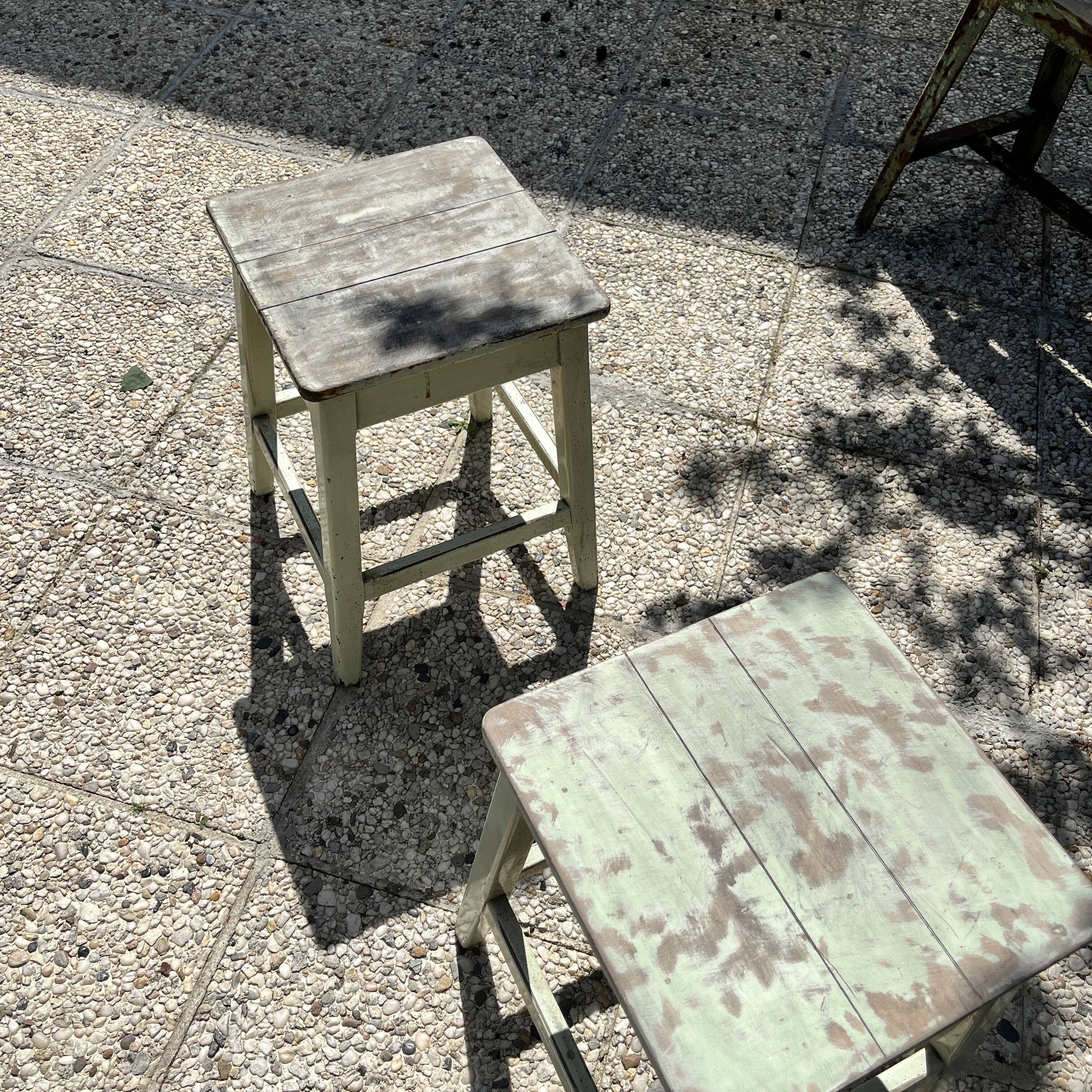 Garden bench in iron and wood and these 2 wooden stools
