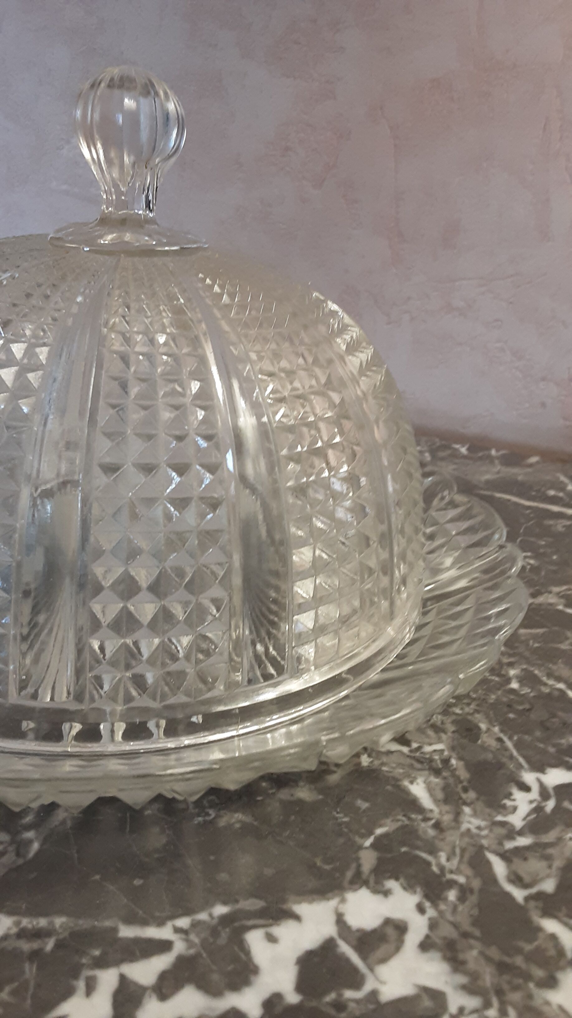 ANCIENNE CLOCHE À fromage et son plateau en verre pressé moulé SOLDE