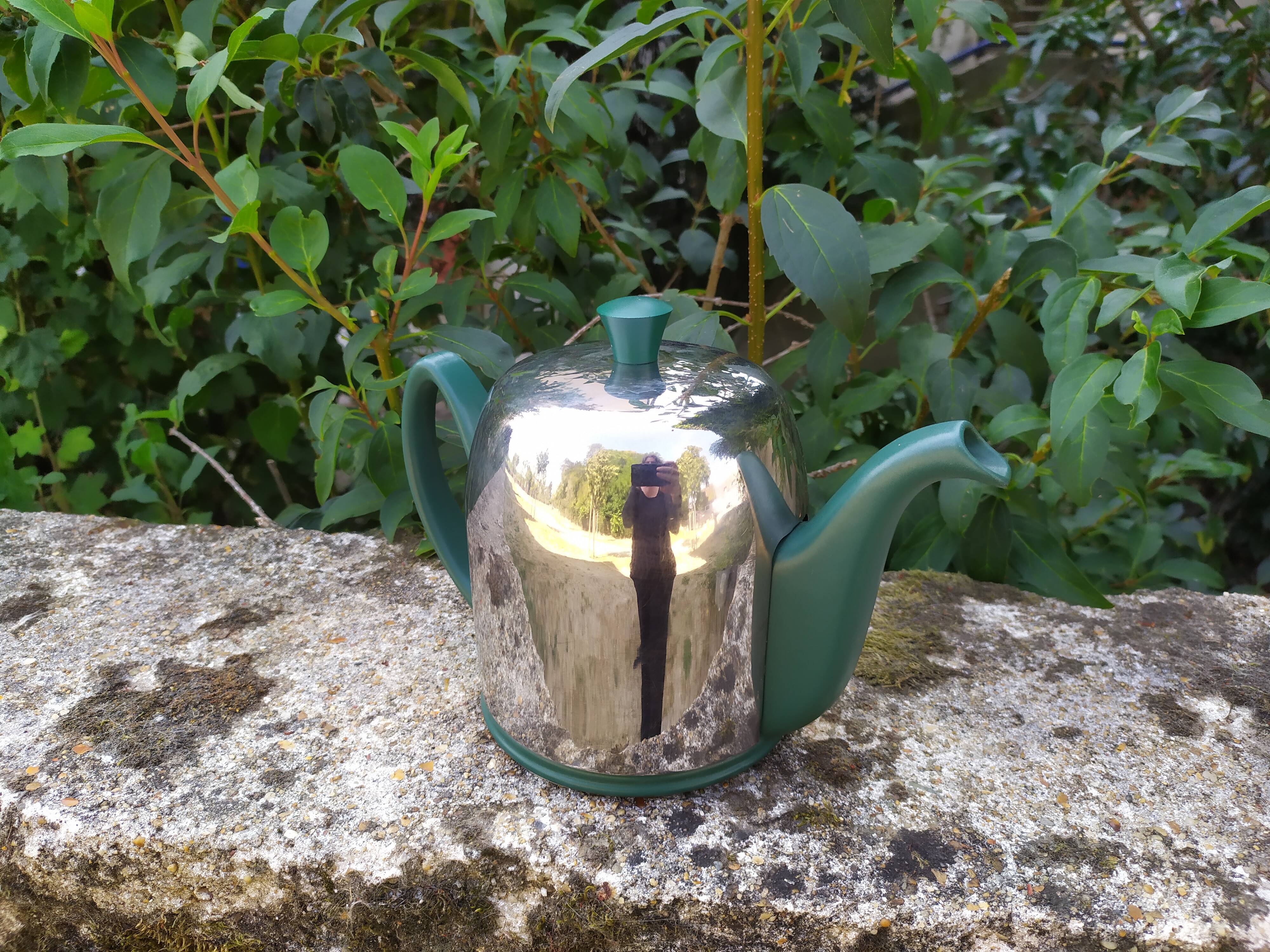 Salam Guy Degrenne Teapot, six cups