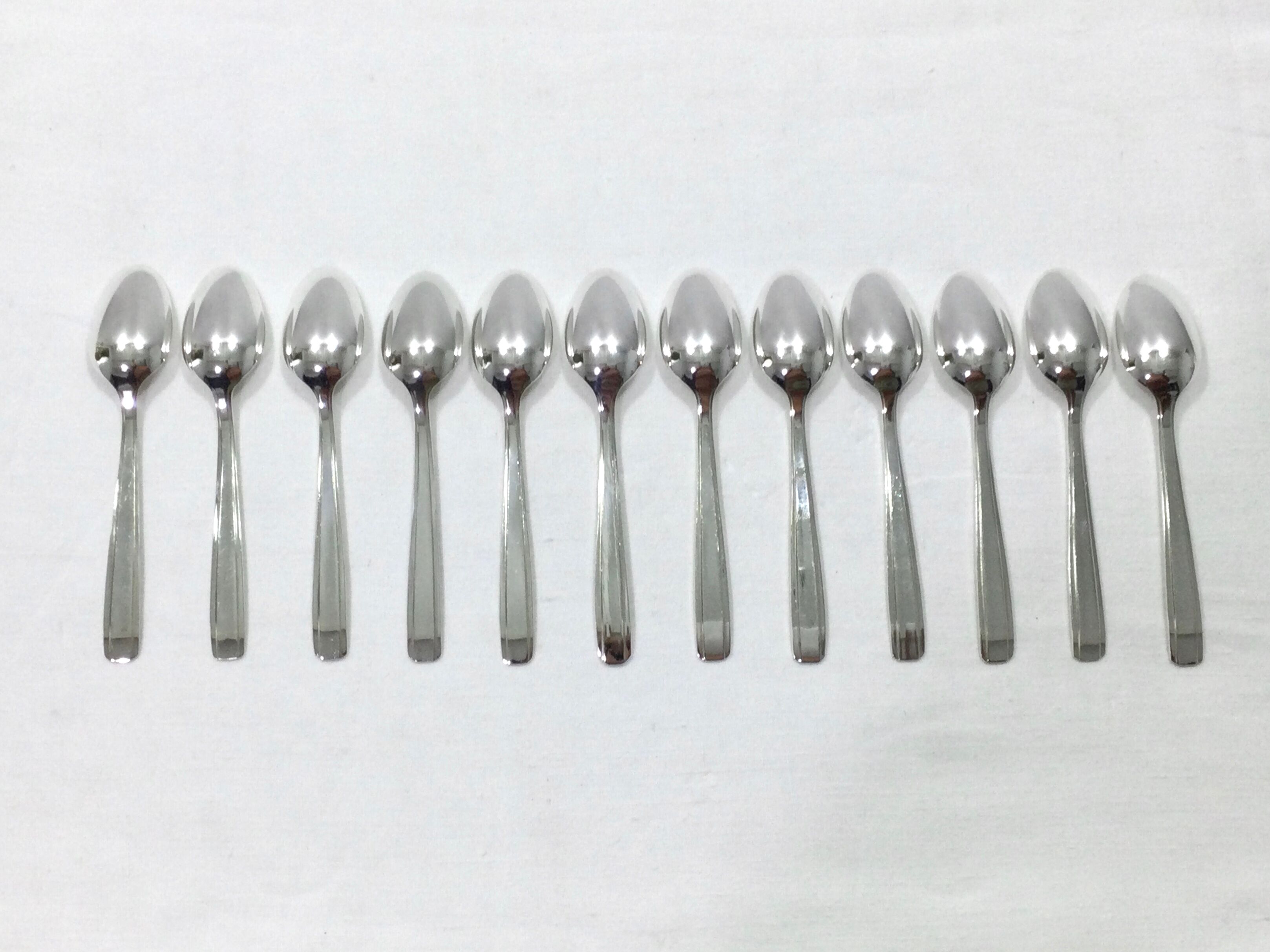 12 cuillères moka en métal argenté flag