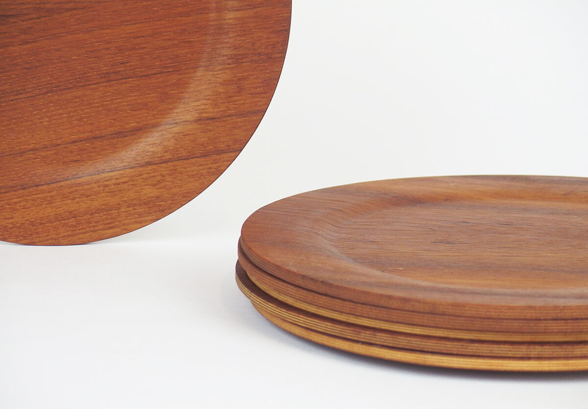 Set of six scandinavian teak plates