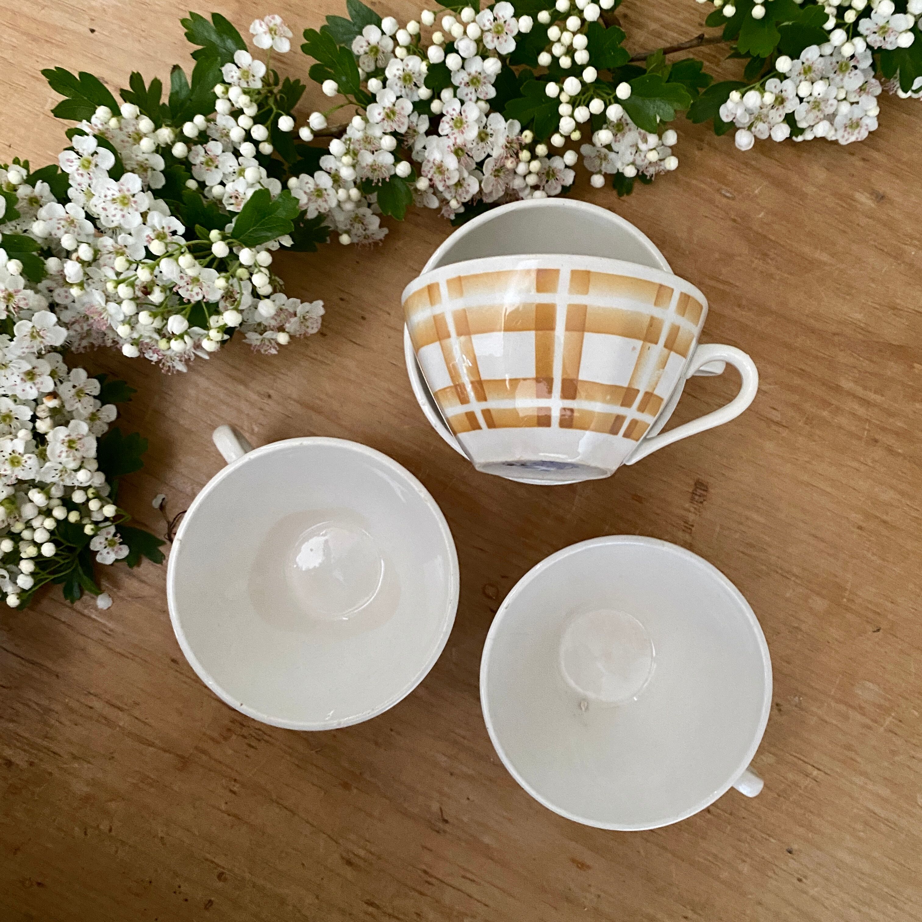 Set of 4 antique coffee cups in opaque porcelain from Badonvillier