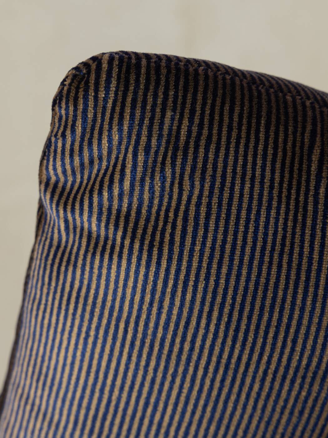 "675 MARALUNGA" armchair