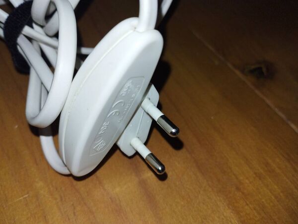 Lampe IKEA GAVIK – Vert pomme – Design scandinave