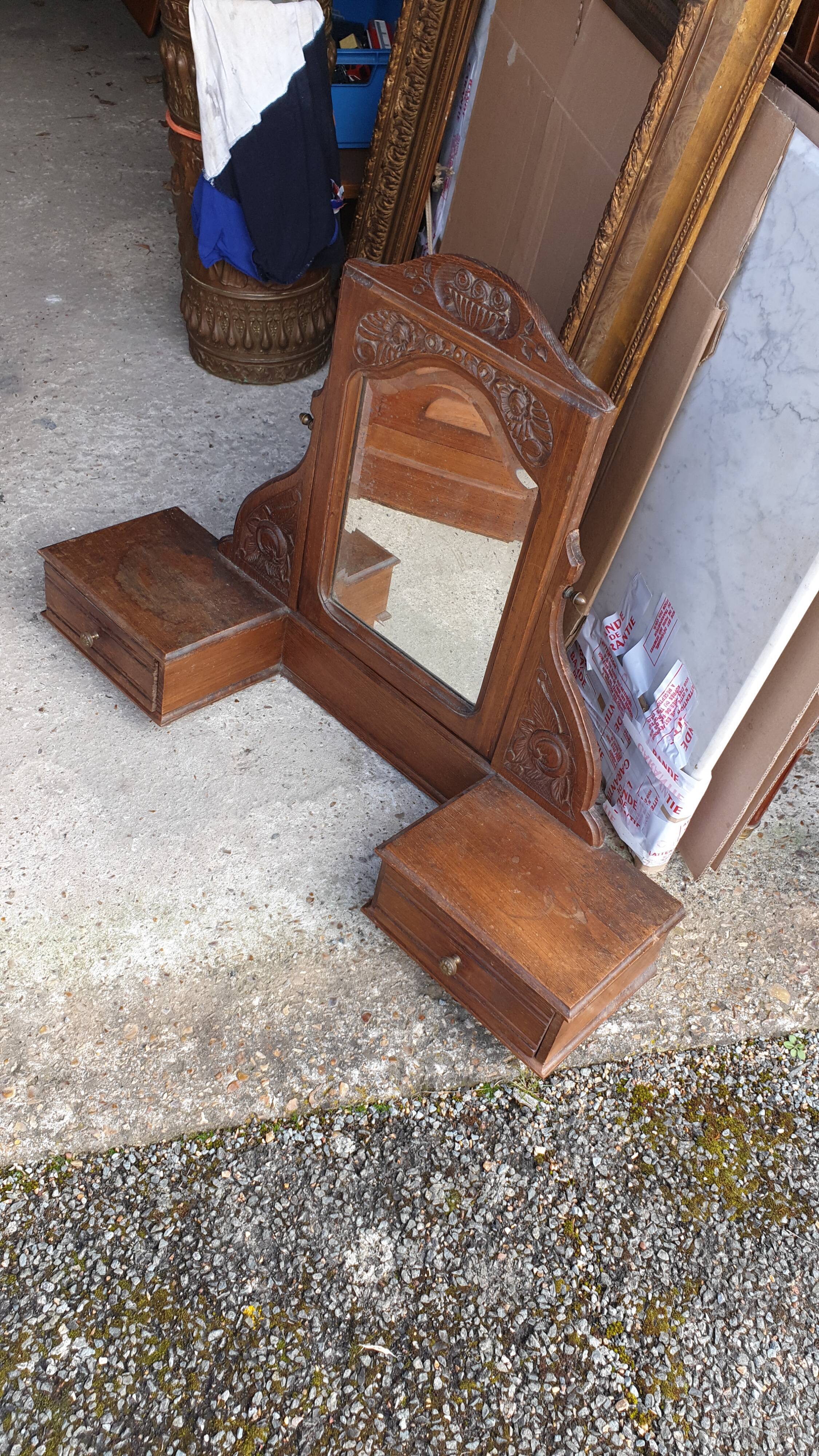 Art deco dressing table