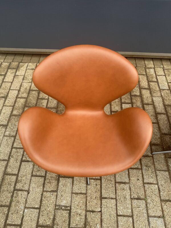 2x fritz hansen swan chair cognac leder, nieuwstaat!!
