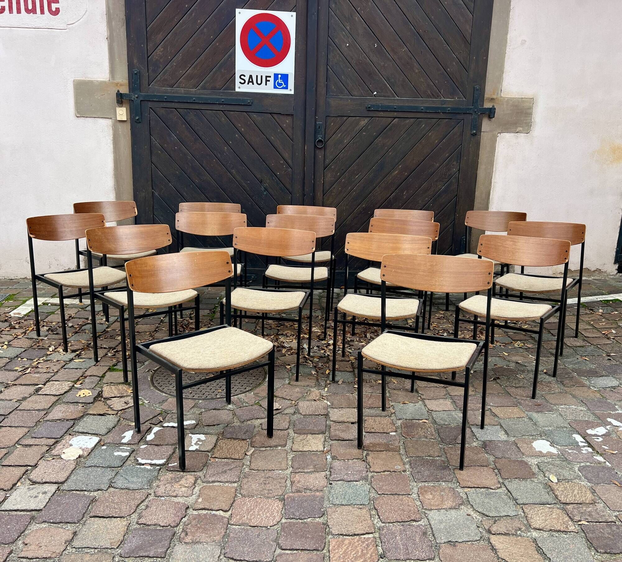 🪑 Set of 18 vintage wood and metal chairs – fabric seat